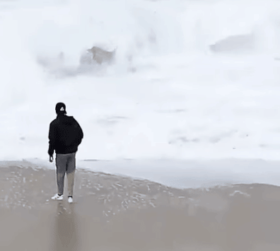 38356fe2fc69357f5a3020fefed4b430.gif