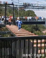 t01ca101eb4bd87f38c.gif