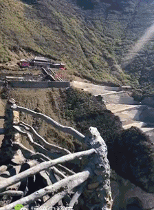 7f3ac8e663558c8b5a9a4a175db8fc8e.gif