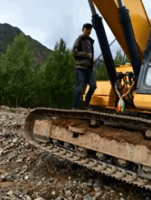 3caee861b4eec2535e2231a5fde5dfa5.gif