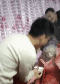 t01e23ec69e541b2699.gif