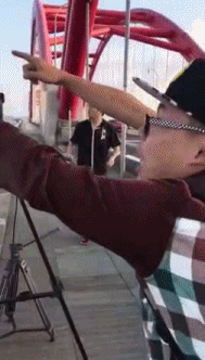 8c5a221e2c9cef087a275c6d7c9e82b3.gif