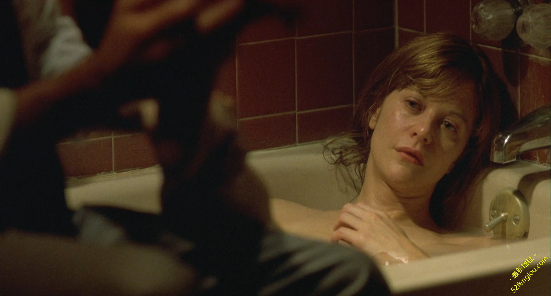 In.the.Cut.2003.BluRay.1080p.x265.10bit.MNHD-FRDS.mkv_20181223_200658.906.jpg