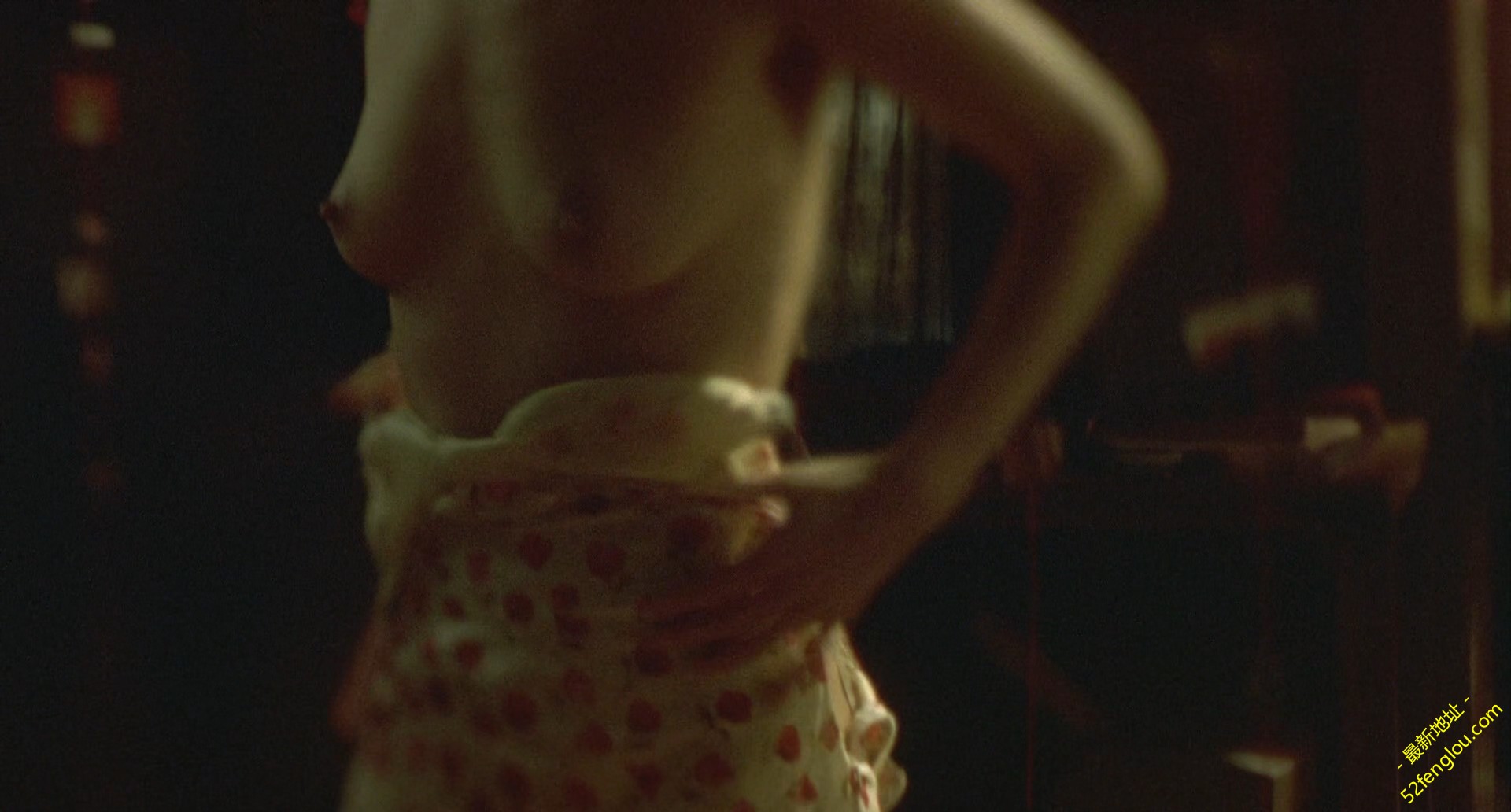 In.the.Cut.2003.BluRay.1080p.x265.10bit.MNHD-FRDS.mkv_20181223_194952.768.jpg