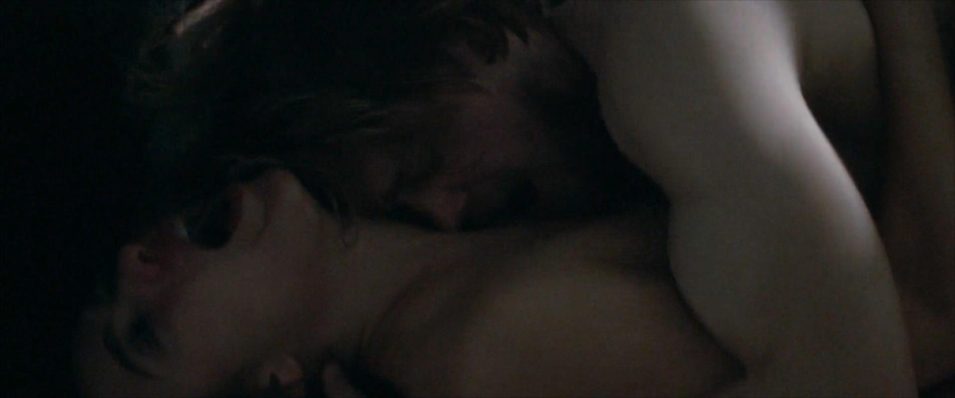 Stars.At.Noon.2022.1080p.WEBRip.x264.AAC5.1-[YTS.MX].mp4_20221015_124341161.jpg