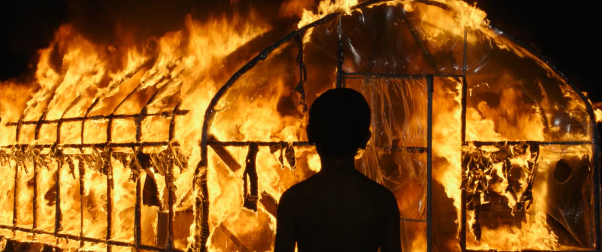 燃烧烈爱.Burning.2018.KOREAN.1080p.BluRay.x264.mkv_20221205_120534283.jpg