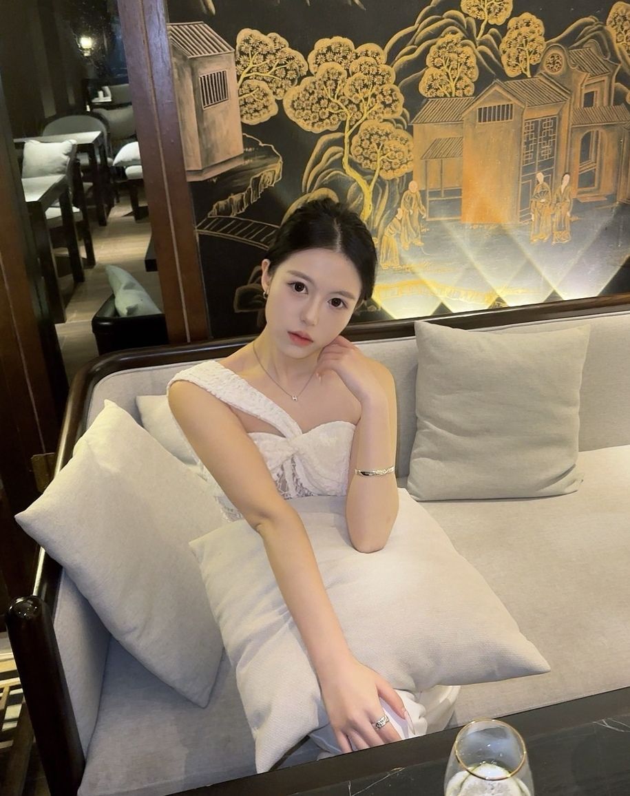 7c151da1b09af41abf27919e4d8eee98-size-915x1156-1736989616991.jpg
